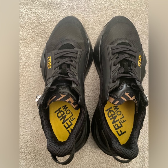 ❌SOLD❌ FENDI SNEAKERS - Picture 8 of 8